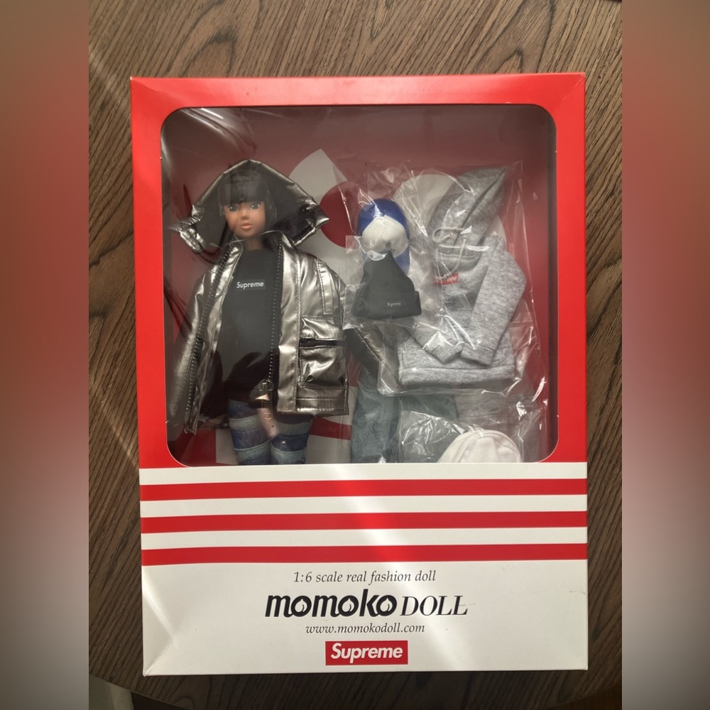Momoko doll supreme